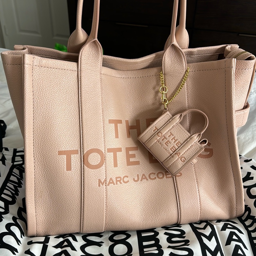 The Tote Bag by Marc Jacobs size Large & Nano (rose)